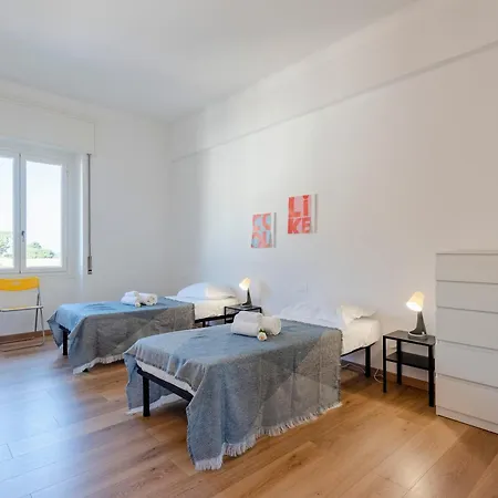 Apartment Flat In - Happy